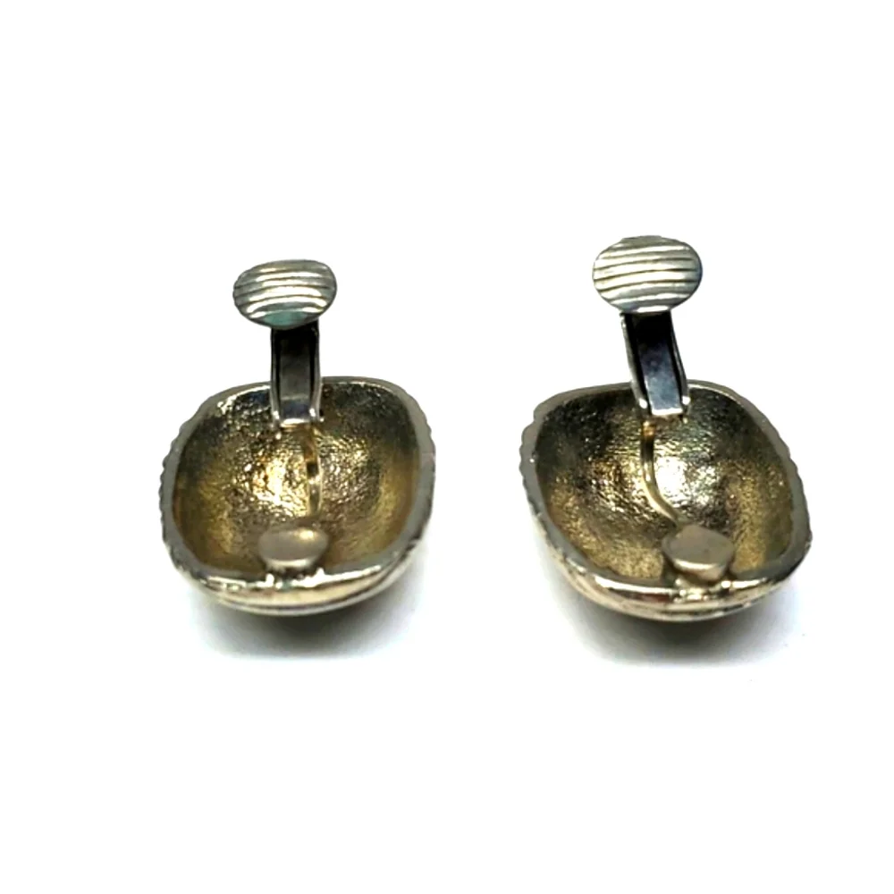 Vintage Silver Toned Oval Ribbed Clip on Earrings